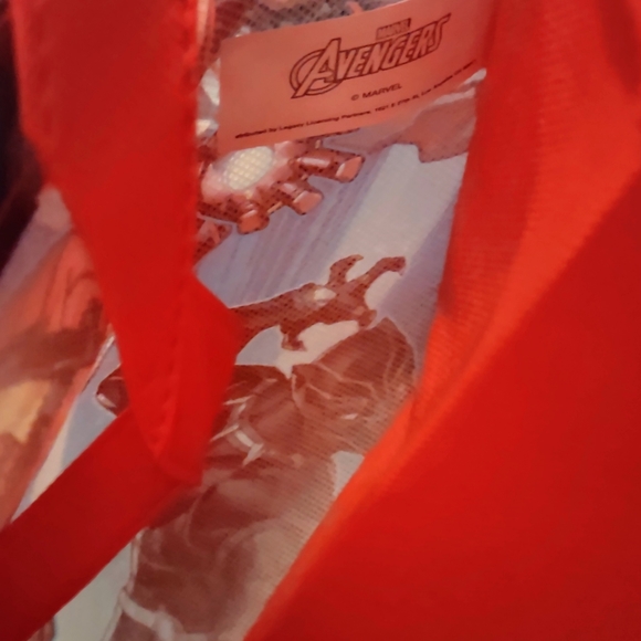 MARVEL AVENGER'S TOTE - Picture 4 of 6